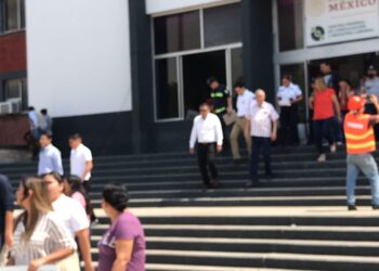 Evacúan a 380 empleados del Palacio Federal de Victoria en simulacro de incendio