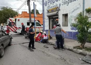 Tres heridos en aparatoso choque en crucero de calles 21 y Bravo