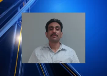 Le dan 50 años de cárcel por asesinato de menor