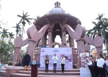 Develan Billete de Lotería Nacional alusivo a los 200 Años de Tampico