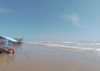 Alertan por marea alta en la playa Bagdad de Matamoros, Tamaulipas