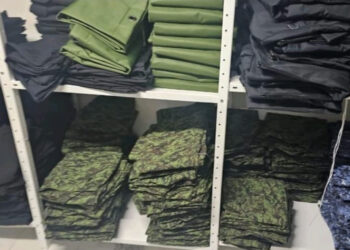 Aseguran fábrica de uniformes clonados de Guardia Nacional y Sedena