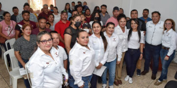 Secretaría del Trabajo envía a 16 tamaulipecos más a trabajar en Canadá de manera legal