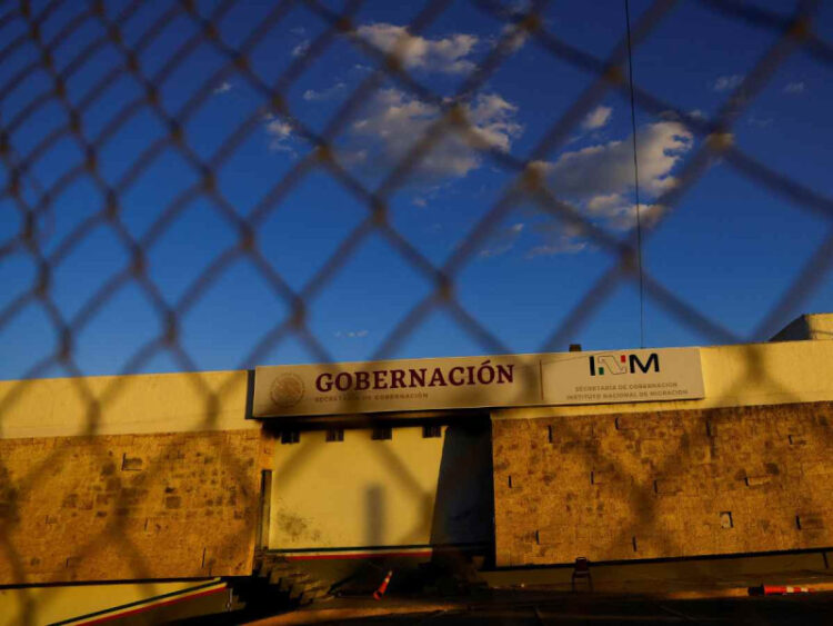 Dan prisión preventiva a 3 funcionarios del INM por incendio en Cd. Juárez