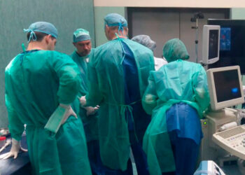 Convoca López Obrador a médicos jubilados a reintegrarse al servicio