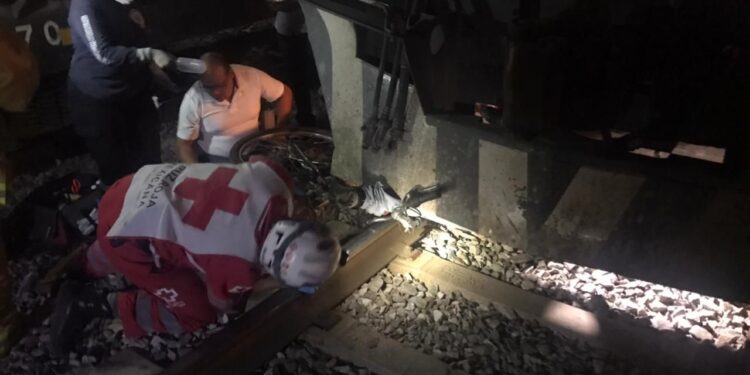 Sobrevive ciclista victorense a embestida y arrastre del tren 