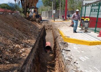 Rehabilita y repone red sanitaria de drenaje en calles de Victoria, el Gobierno del Estado