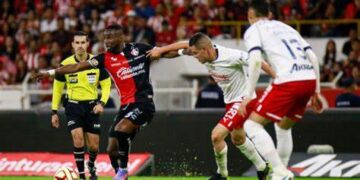 Atlas y Chivas ofrecen emotivo empate 3-3 en Clásico Tapatío