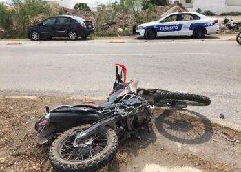 Embiste auto a motociclista en boulevard “Fidel Velázquez”