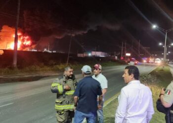 Explota pipa con gasolina en Matamoros