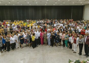 Reconocen a 34 educadoras con más de 45 años de servicio en Tamaulipas