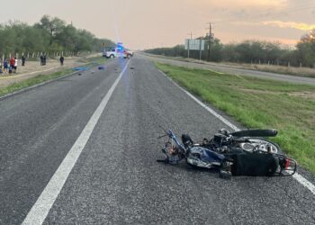 Dos muertos y un herido en choque carretero en Villa de Casas