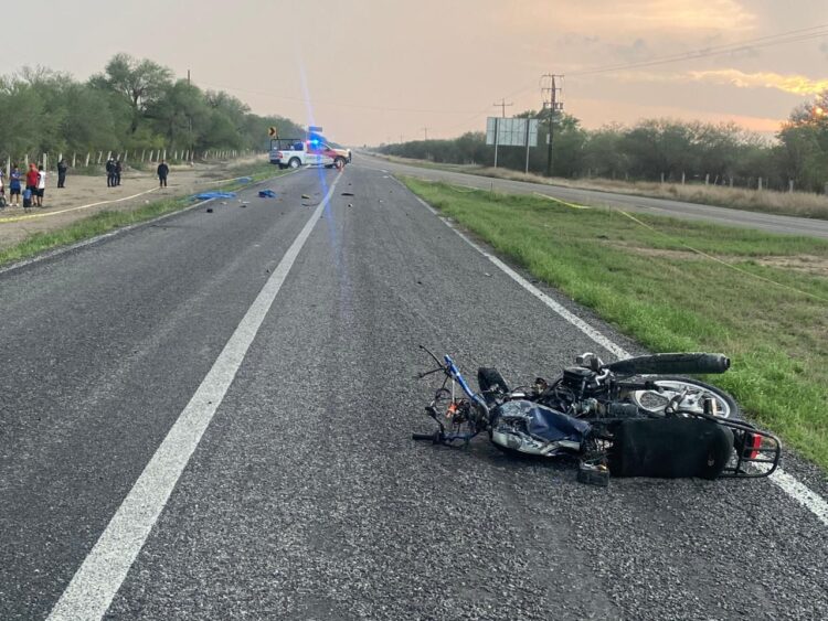Dos muertos y un herido en choque carretero en Villa de Casas