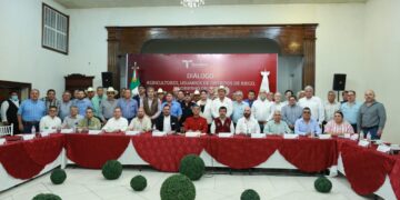 Américo ofrece respaldo a demandas de agricultores para precios de sorgo y maíz 