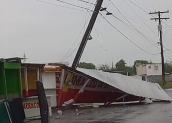 Vientos y lluvia causan destrozos en Nuevo Laredo, Matamoros y San Fernando