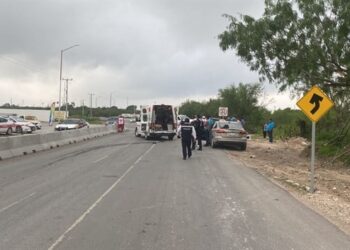 Muere taxista en aparatoso choque