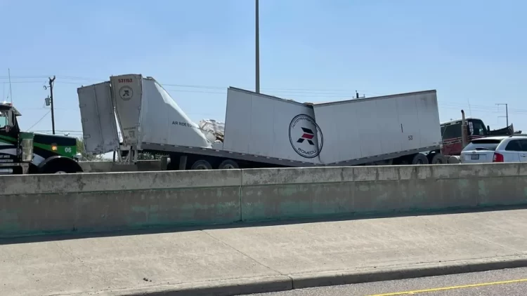 Choca tráiler en San Benito