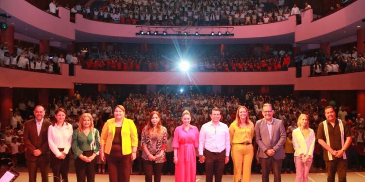 Disfrutan niñas y niños victorenses de concierto didáctico en Centro Cultural