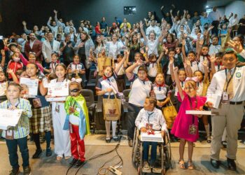 Participa niñez con 500 dibujos sobre héroes y heroínas que defienden valores en Tamaulipas