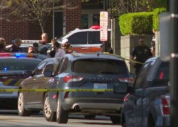 Amigo del gobernador de Kentucky, entre muertos de tirorteo