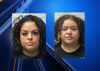 Madre e hija arrestadas por presunta venta de drogas