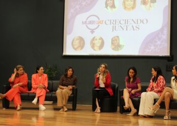 Mujeres emprendedoras exponen en la UAT el panel “Creciendo Juntas”