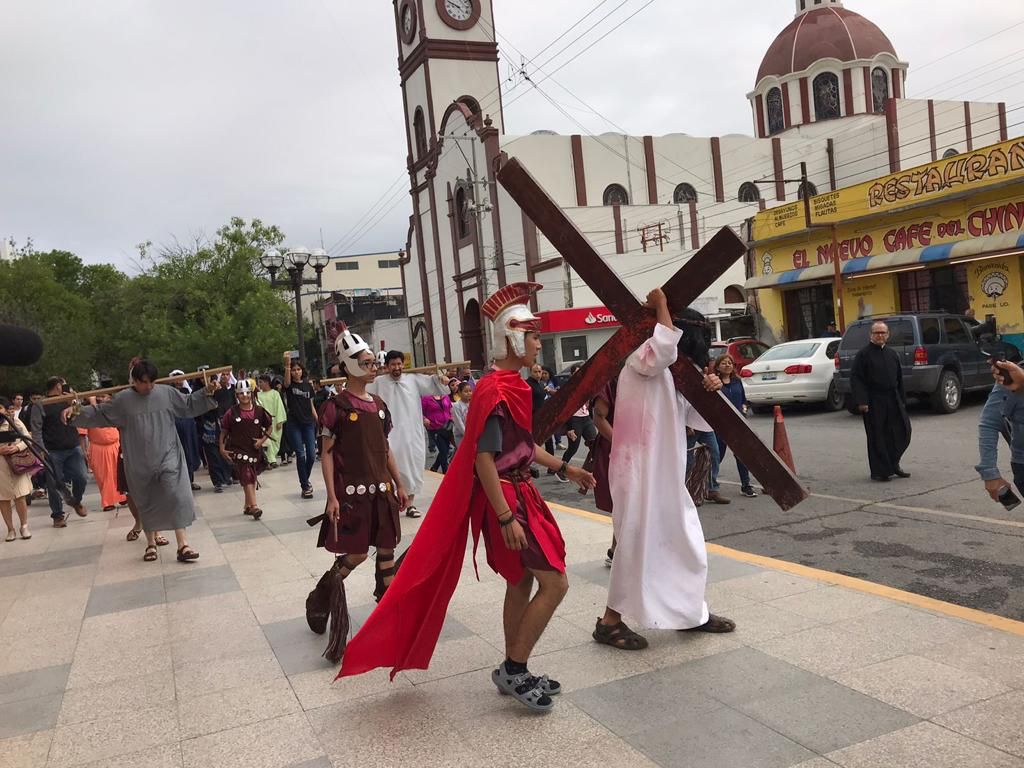 Católicos Victorenses Realizan Representación Del Viacrucis De Jesucristo