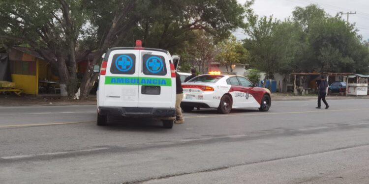 Cuatro heridos en choque de taxi y camioneta en ruta Victoria-Monterrey
