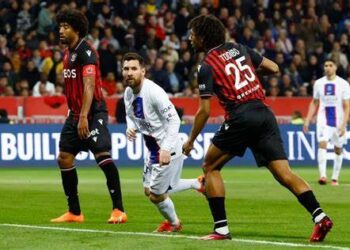 Messi da triunfo a PSG con gol y asistencia a Sergio Ramos