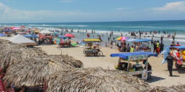Turistas dejan 600 millones de pesos en playa Miramar de Cd. Madero, Tamaulipas
