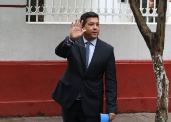 Intenta Morena quitar vigilancia a Cabeza de Vaca