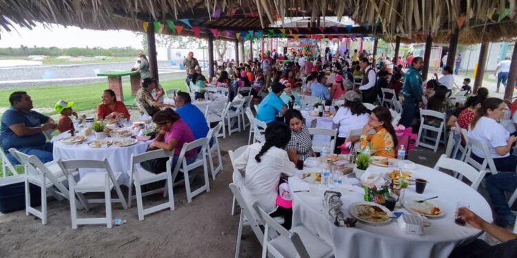 Celebran el Día del Niño, La Niña y de la Madre en el Club de Tiro, Caza y Pesca Tamatán