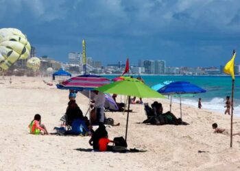 ¿Se paga doble por trabajar jornada completa en Jueves y Viernes Santo?