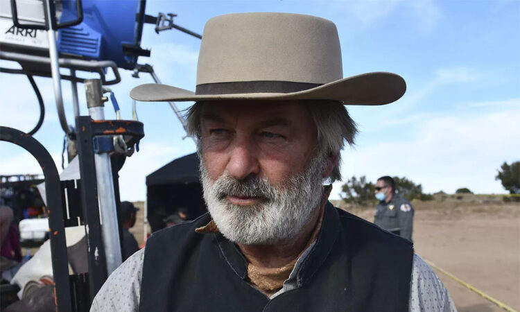 Prohíben las armas reales en el nuevo set de rodaje de ‘Rust’