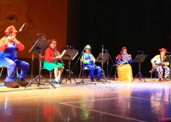 Disfrutan niñas y niños victorenses de concierto didáctico