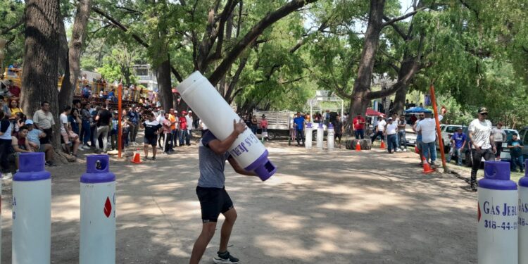 Es Roberto Ruiz, el nuevo Hombre Más Fuerte de Victoria