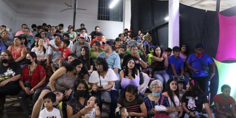 Apoya Lalo Gattás regreso de la Lucha Libre