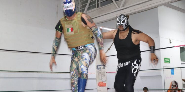 Apoya Lalo Gattás regreso de la Lucha Libre