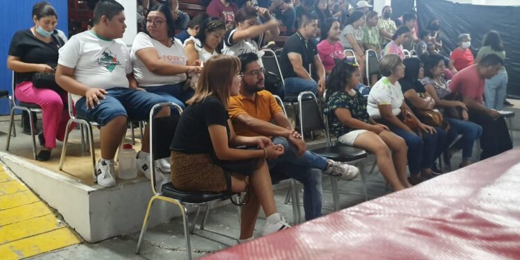 Apoya Lalo Gattás regreso de la Lucha Libre