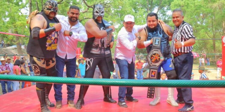 Impactan Leyendas de la Lucha Libre en San Marcazo 2023