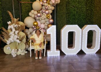 Felicidades a todas las mamás en su día, especialmente a Doña Conchita Salazar González