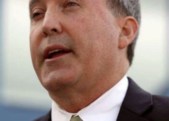 Nombran panel legislativo que presentará evidencia contra Paxton