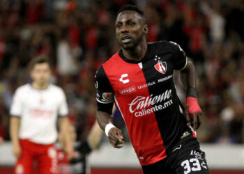 Atlas pega primero ante Chivas en cuartos de final