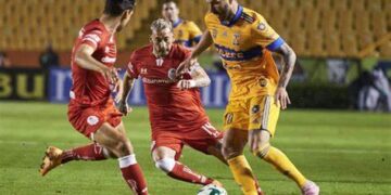 Tigres golea a Toluca y rasguña boleto a semifinales