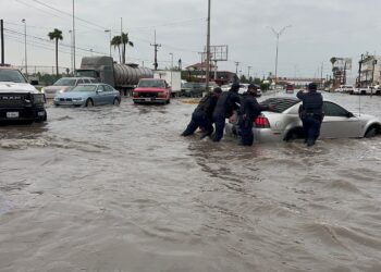 Reportan inundaciones en varias colonias de Matamoros