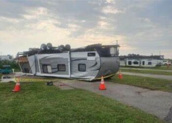 Tornenta causa destrozos en Isla del Padre