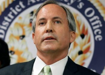 Aprueban procedimiento de juicio político contra Fiscal de Texas