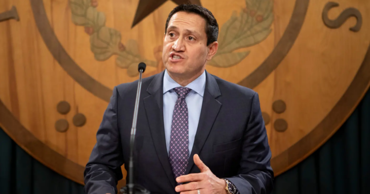 Democratas descartan motivos políticos en decisión contra Paxton