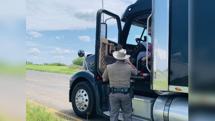 Volverían revisiones texanas a transporte de carga mexicano