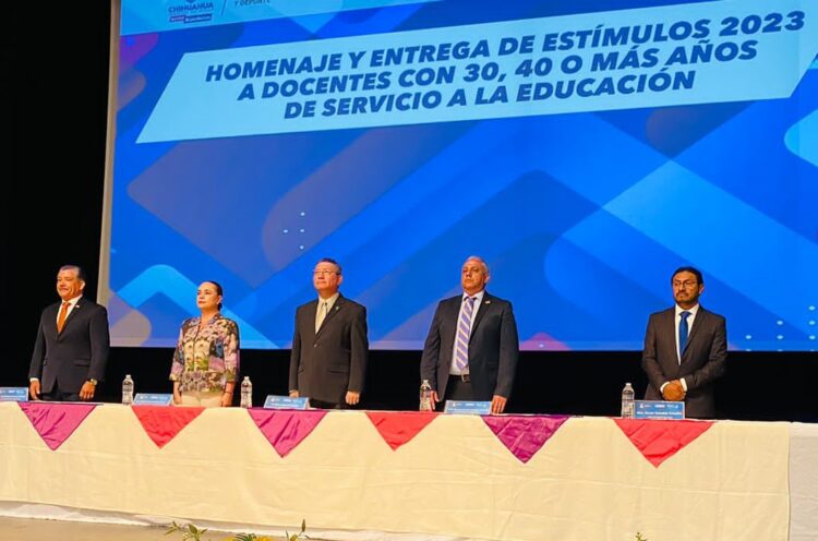 Mi reconocimiento hoy y siempre al magisterio, por su dedicación y esfuerzo: RGV